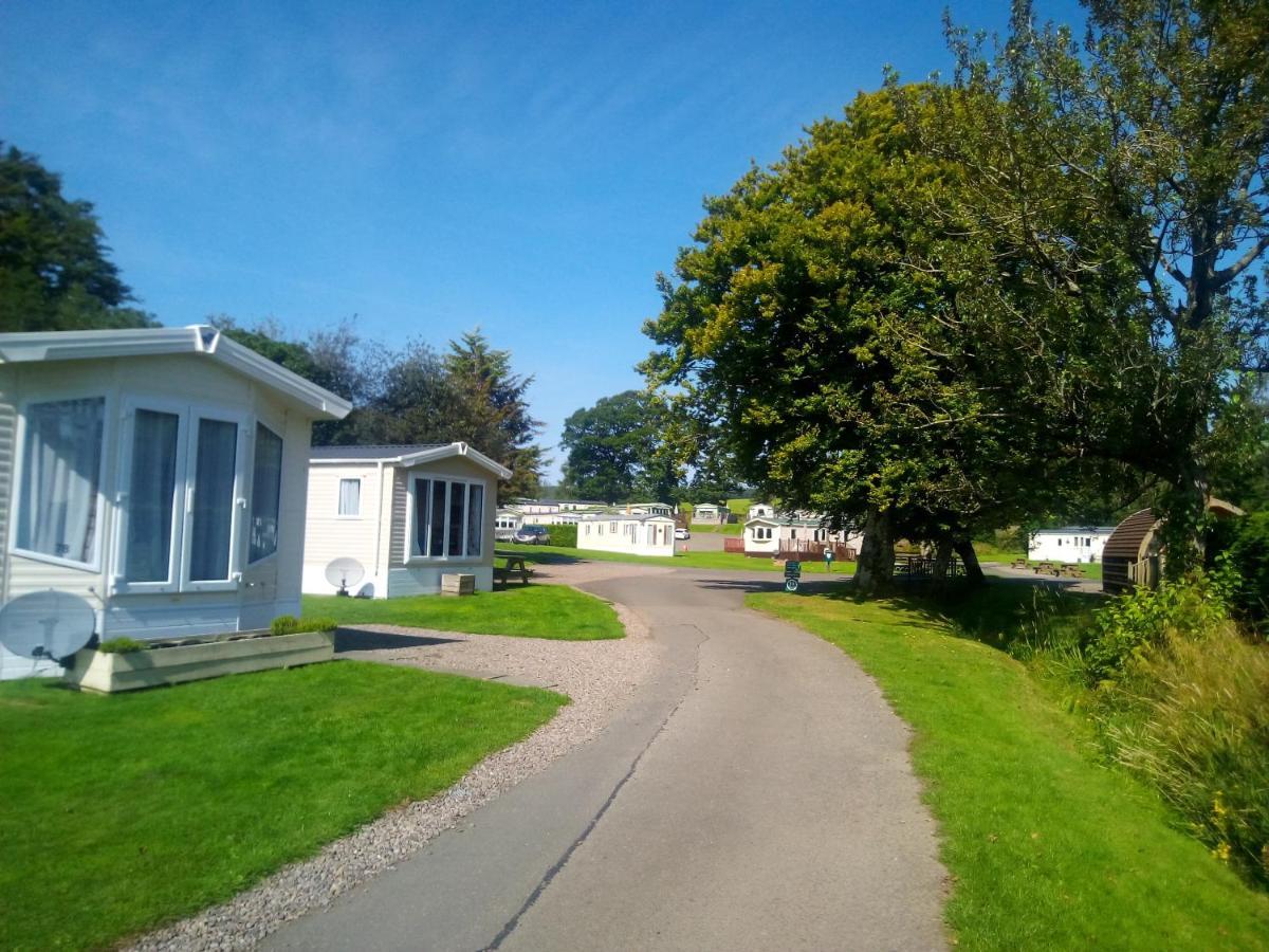 Campsie Glen Holiday Park Fintry エクステリア 写真