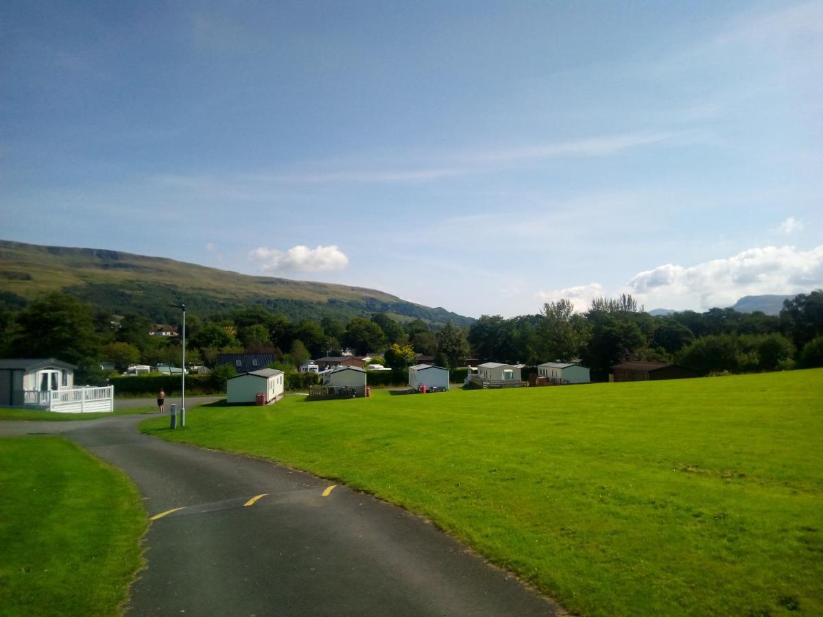 Campsie Glen Holiday Park Fintry エクステリア 写真