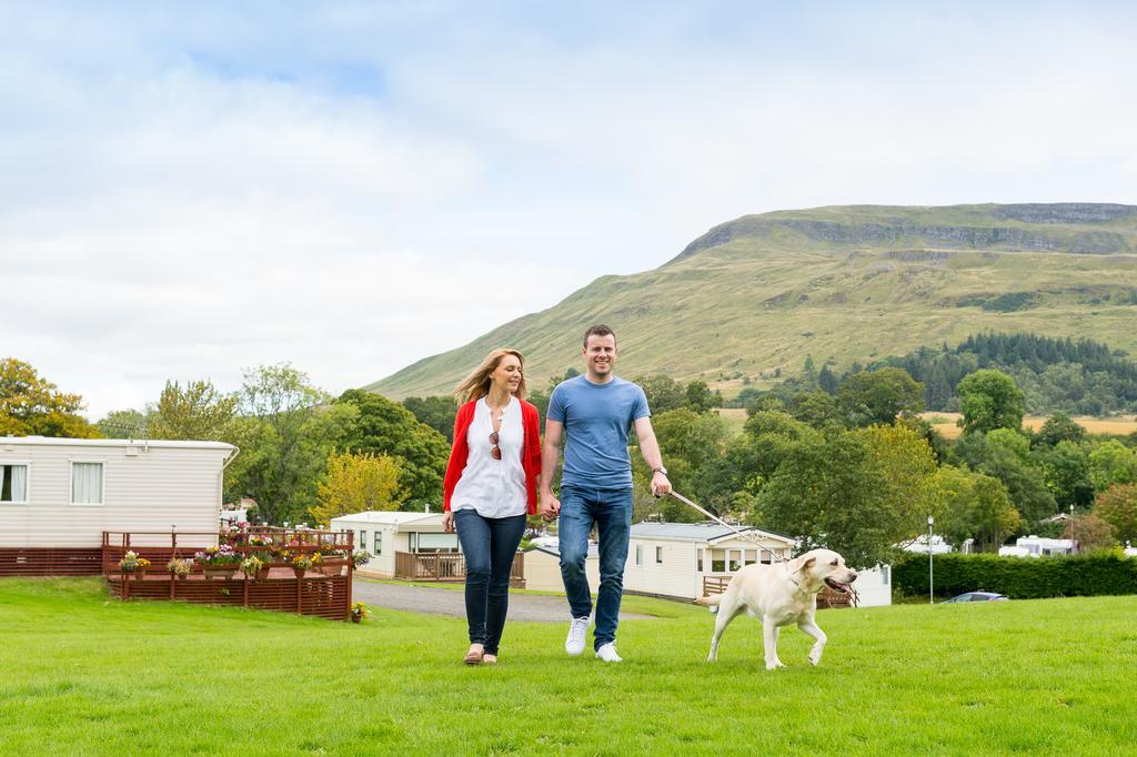 Campsie Glen Holiday Park Fintry エクステリア 写真