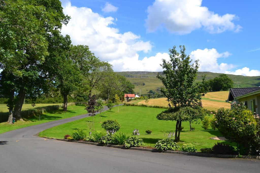 Campsie Glen Holiday Park Fintry エクステリア 写真