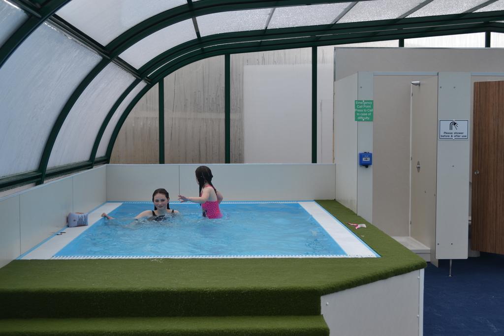 Campsie Glen Holiday Park Fintry エクステリア 写真